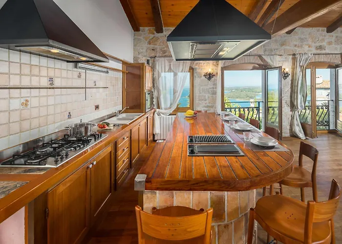 Feriehus With Sea View *