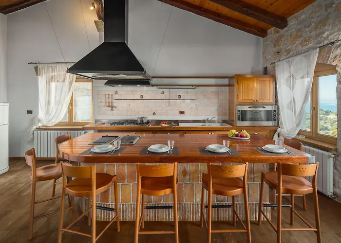 Feriehus With Sea View *