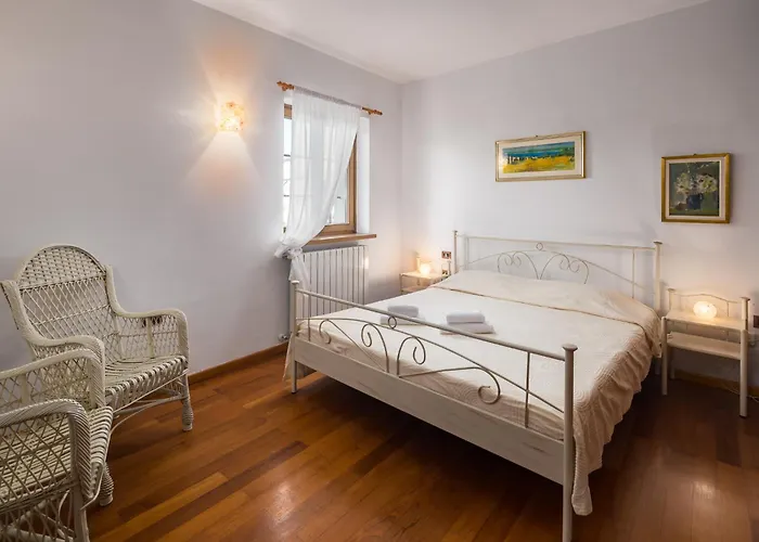 With Sea View 弗尔萨尔